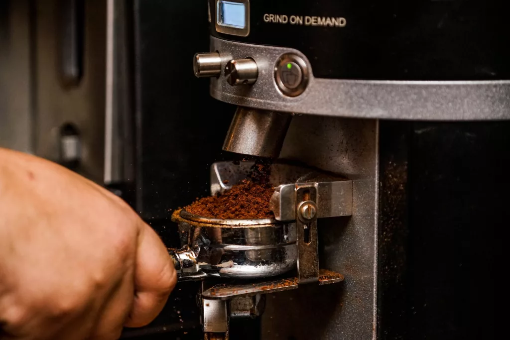 Cara membuat kopi dengan manual brewing